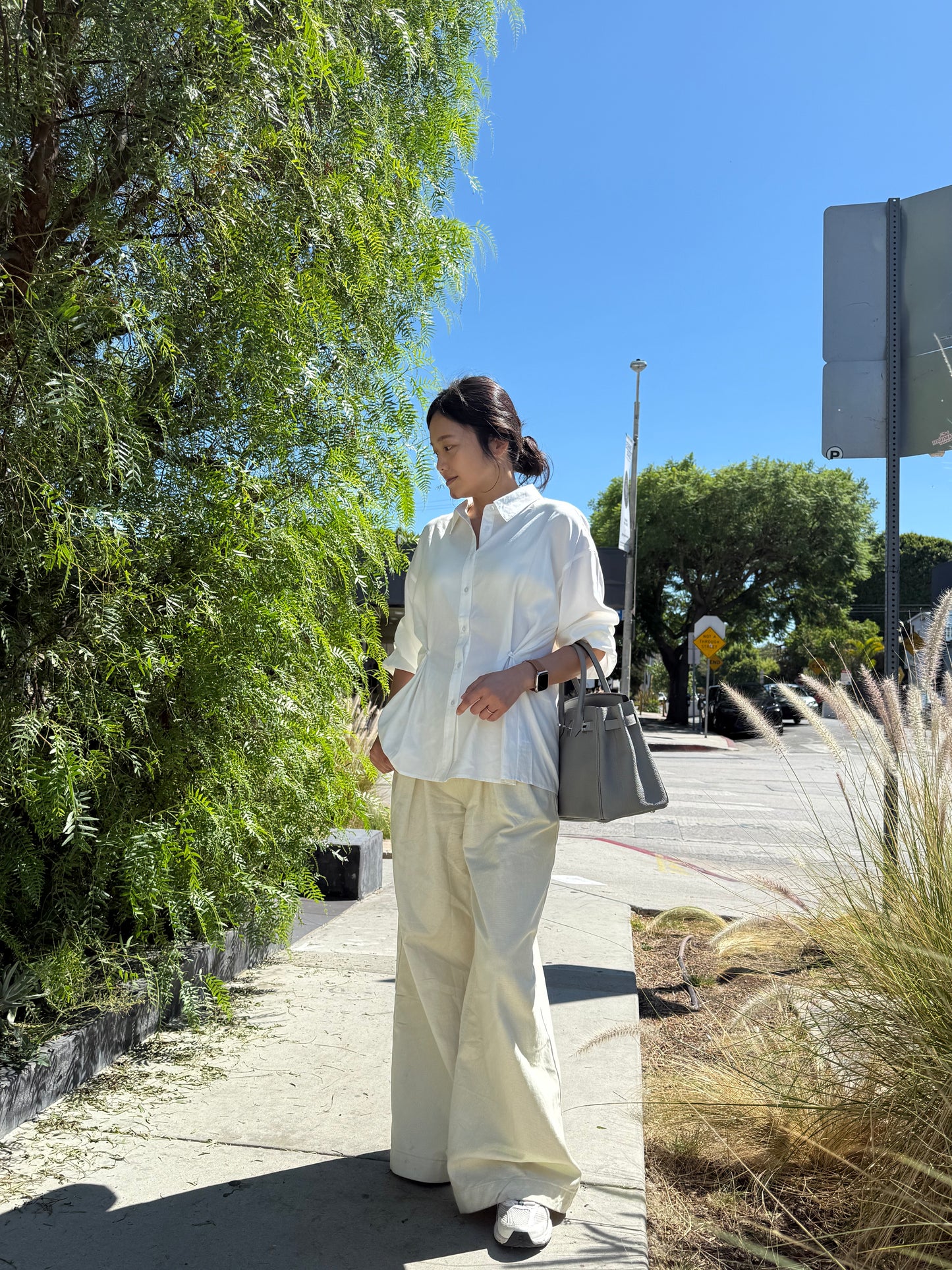 핀턱 버튼 블라우스 (Off White)